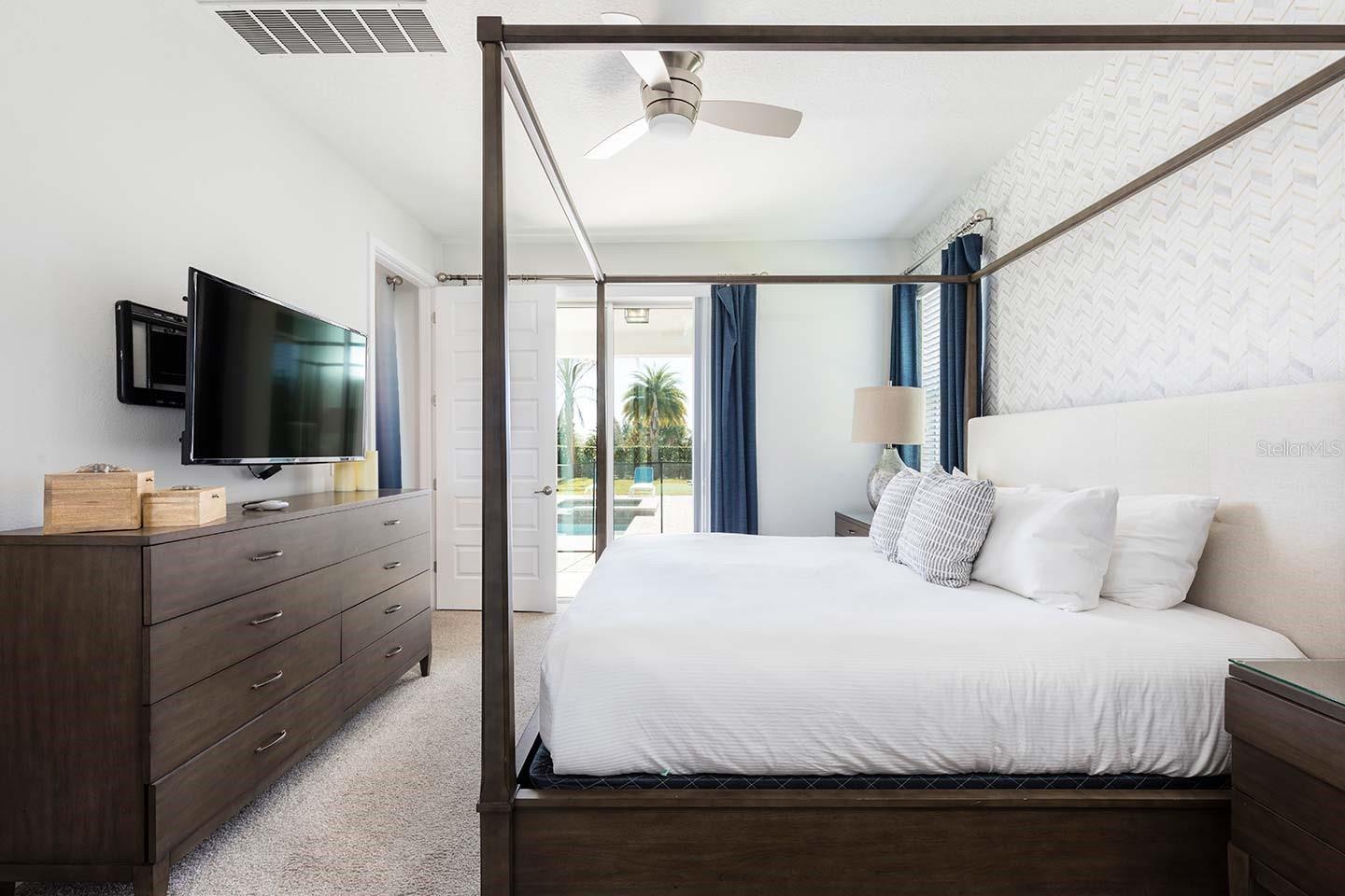 REUNION WEST PH 1 WEST & AMENT CTR RPLT - Residential