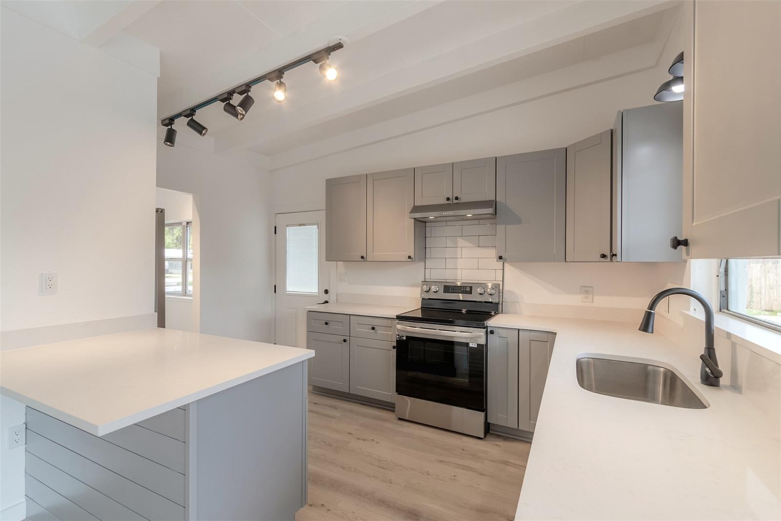 Florida Shores 01 - Residential