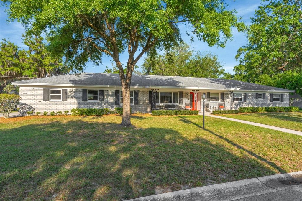 Photo of 808 Coulter Pl, Brandon, FL 33511 (MLS # TB8489176)