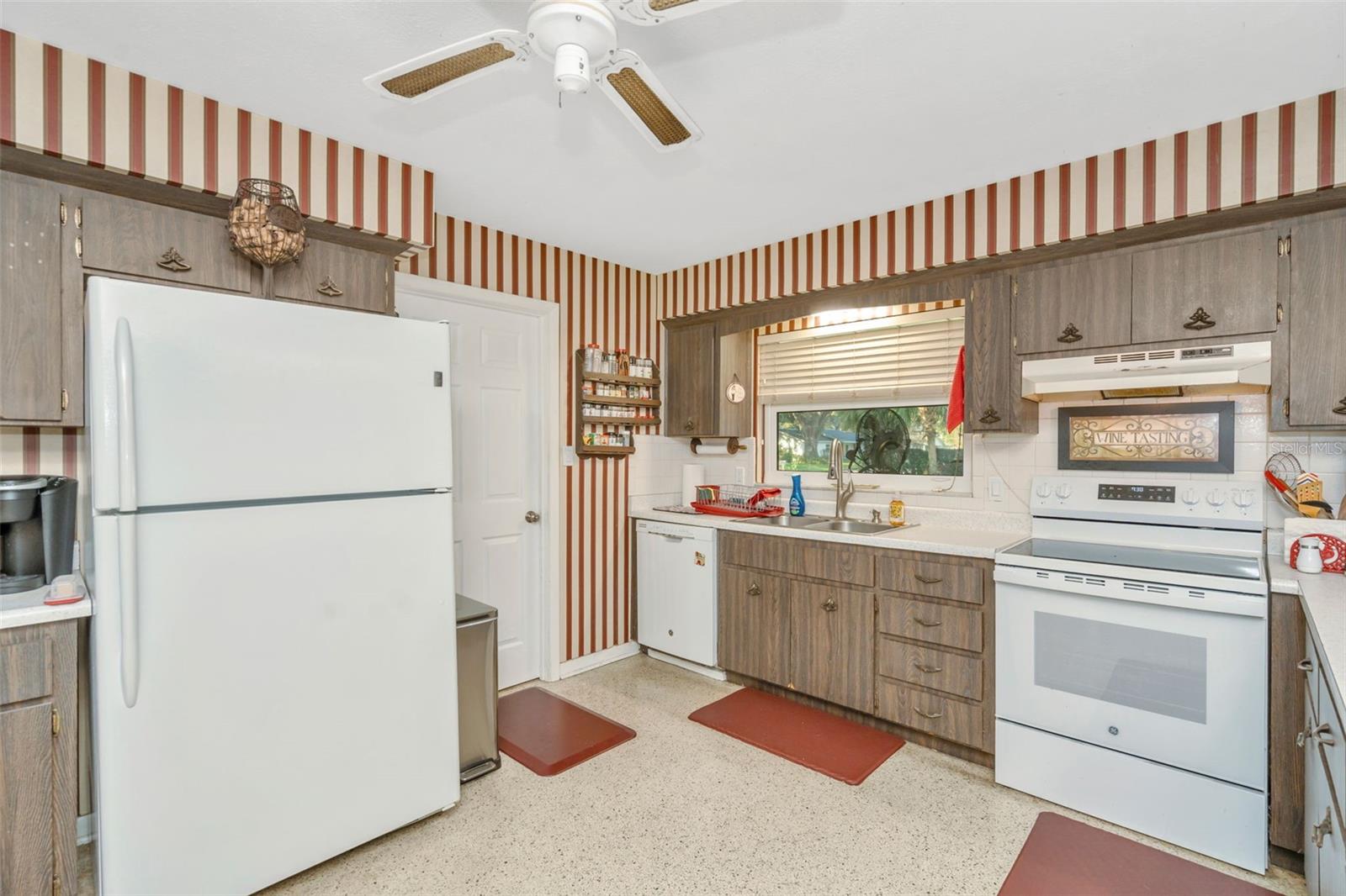 GARDEN OAKS UNIT 1 - Residential