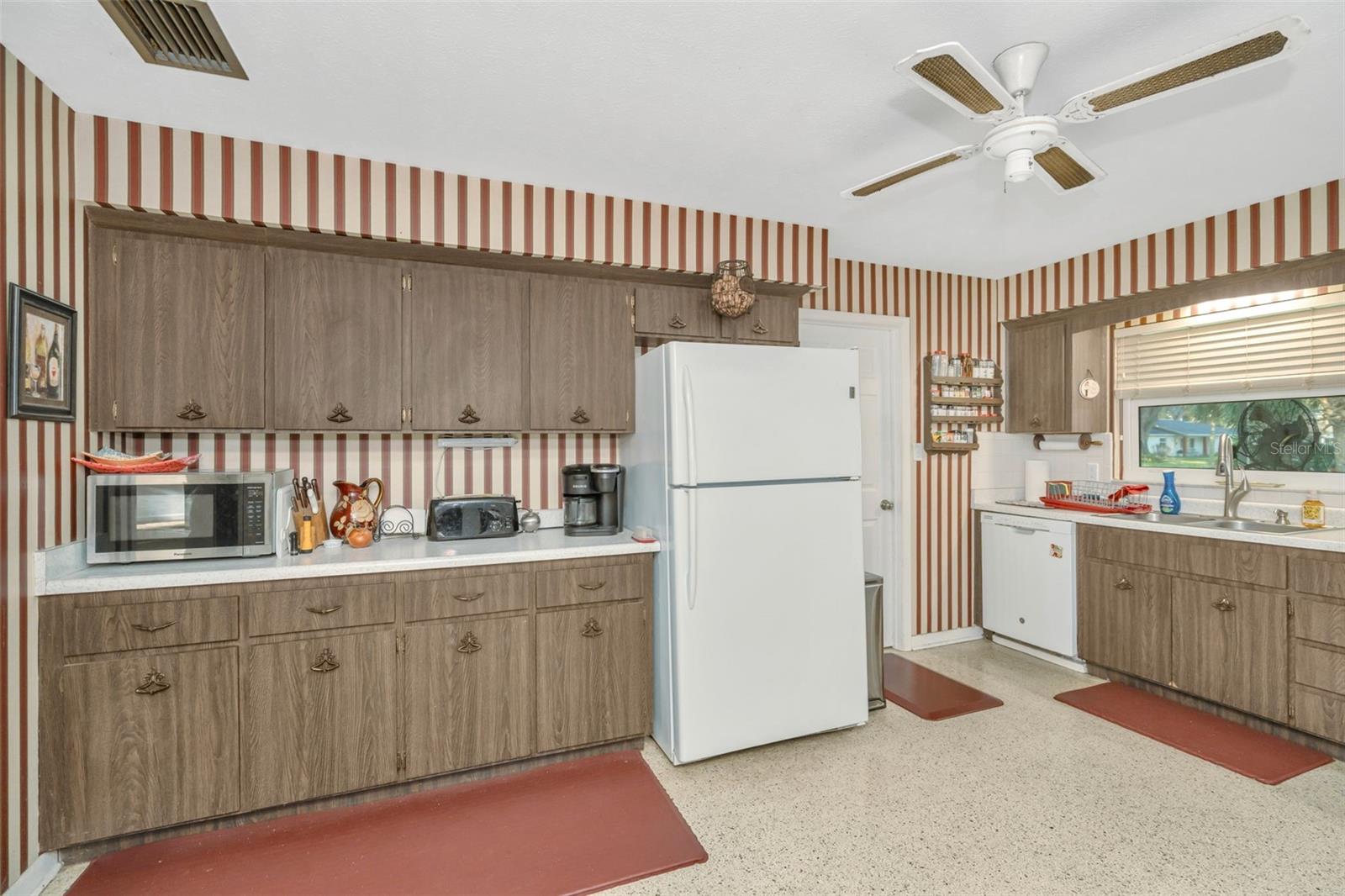 GARDEN OAKS UNIT 1 - Residential