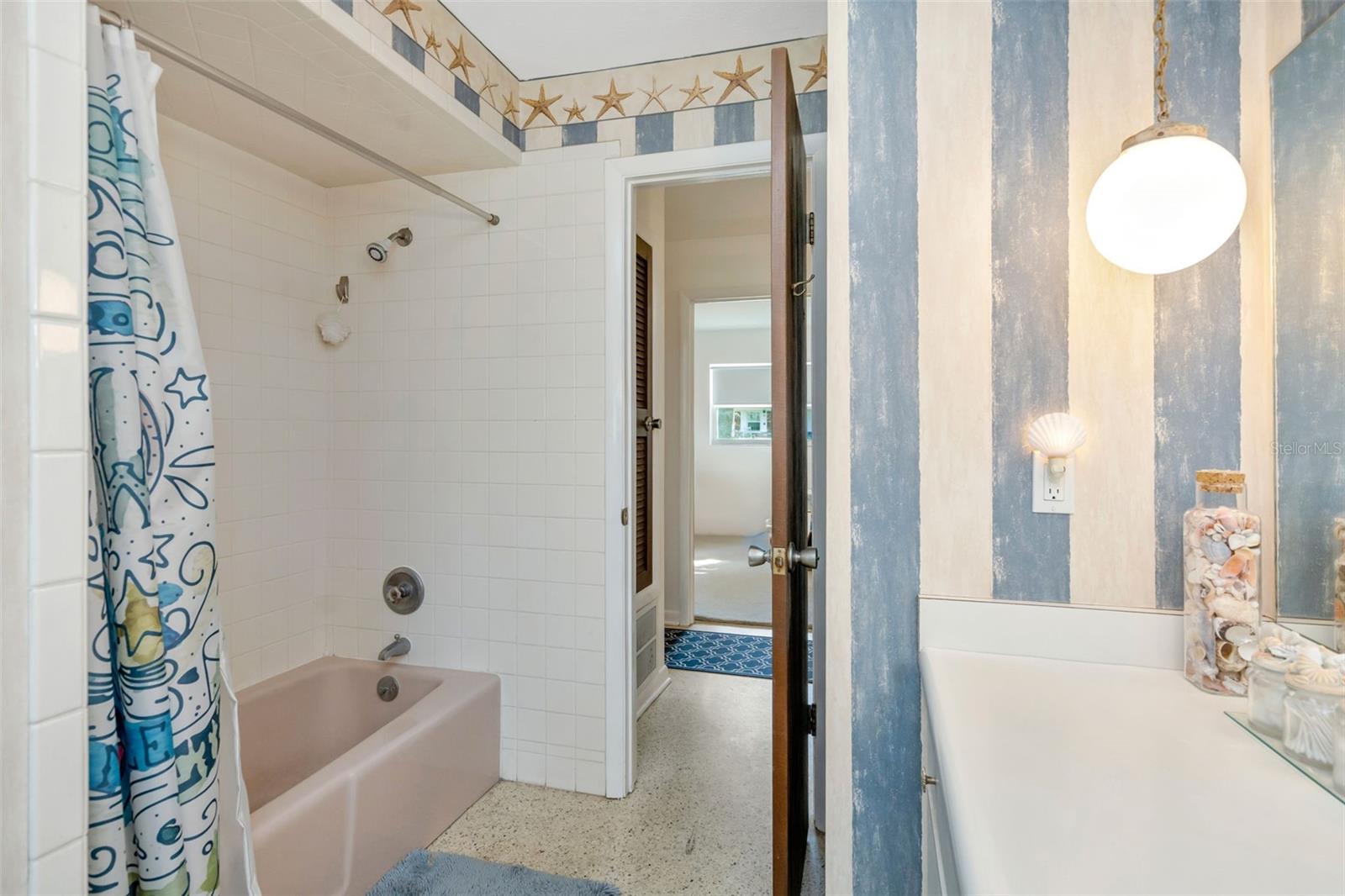 GARDEN OAKS UNIT 1 - Residential