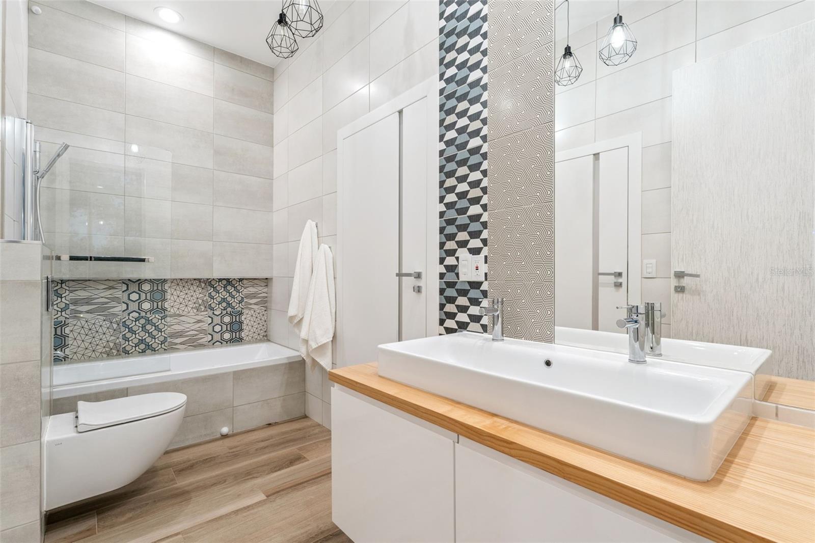 TWIN ACRES - Residential