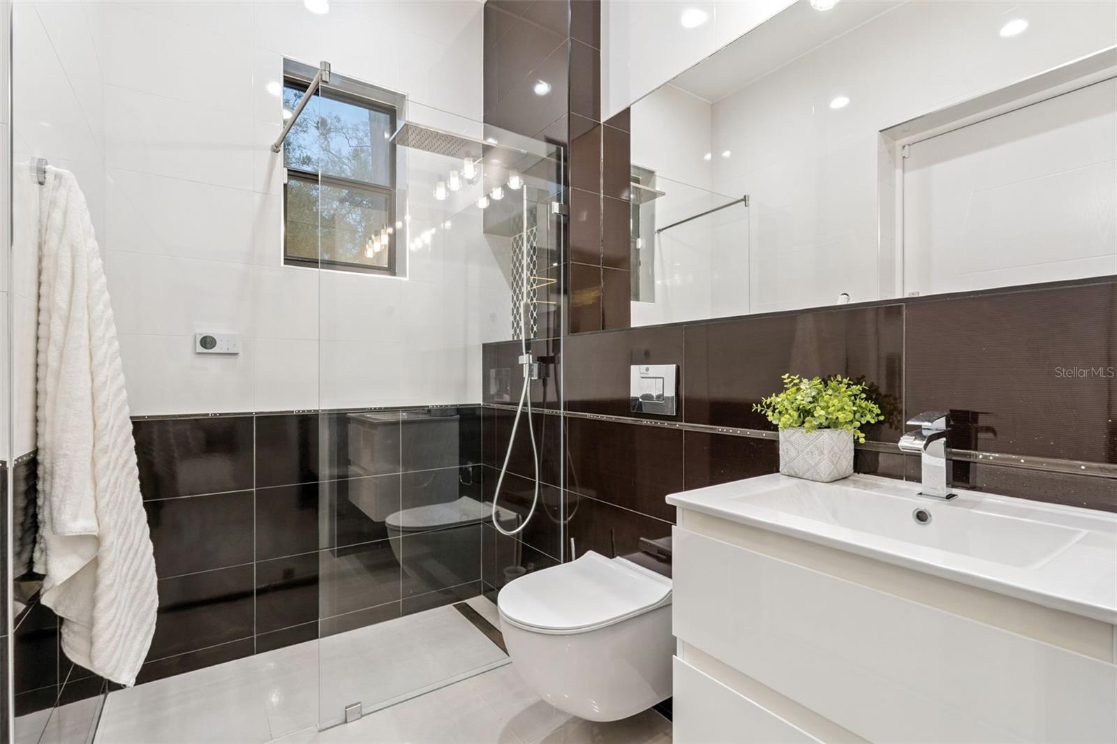 TWIN ACRES - Residential