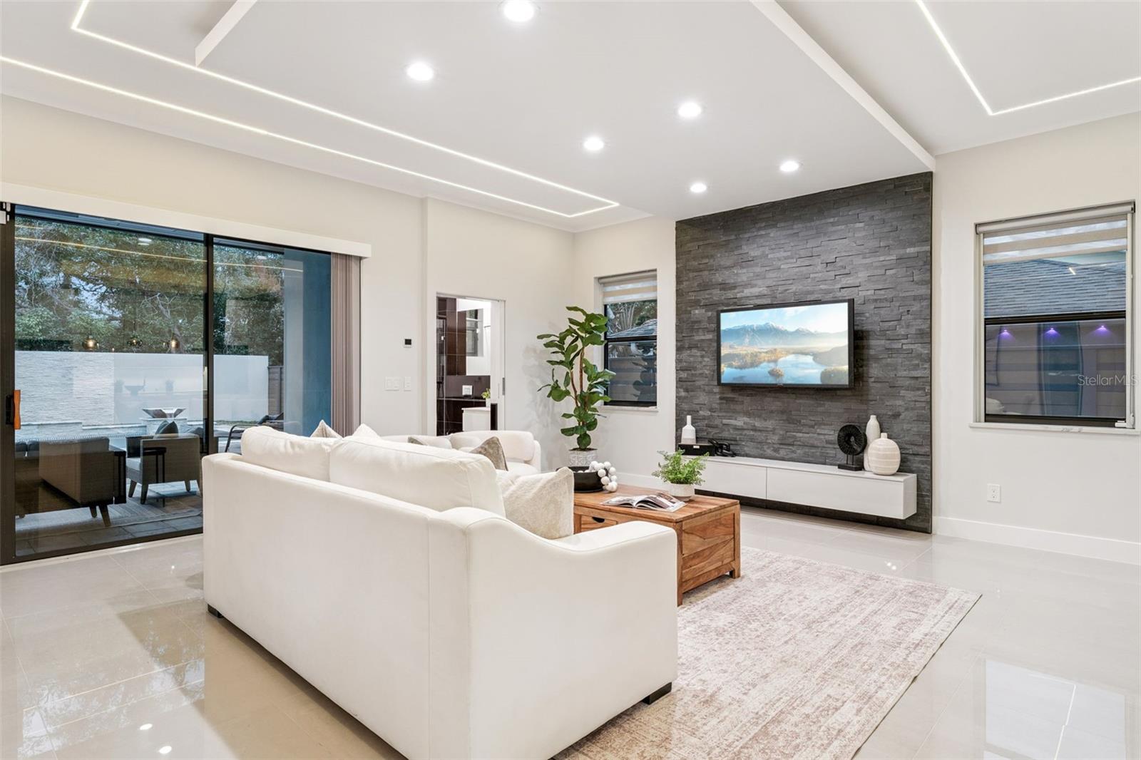 TWIN ACRES - Residential