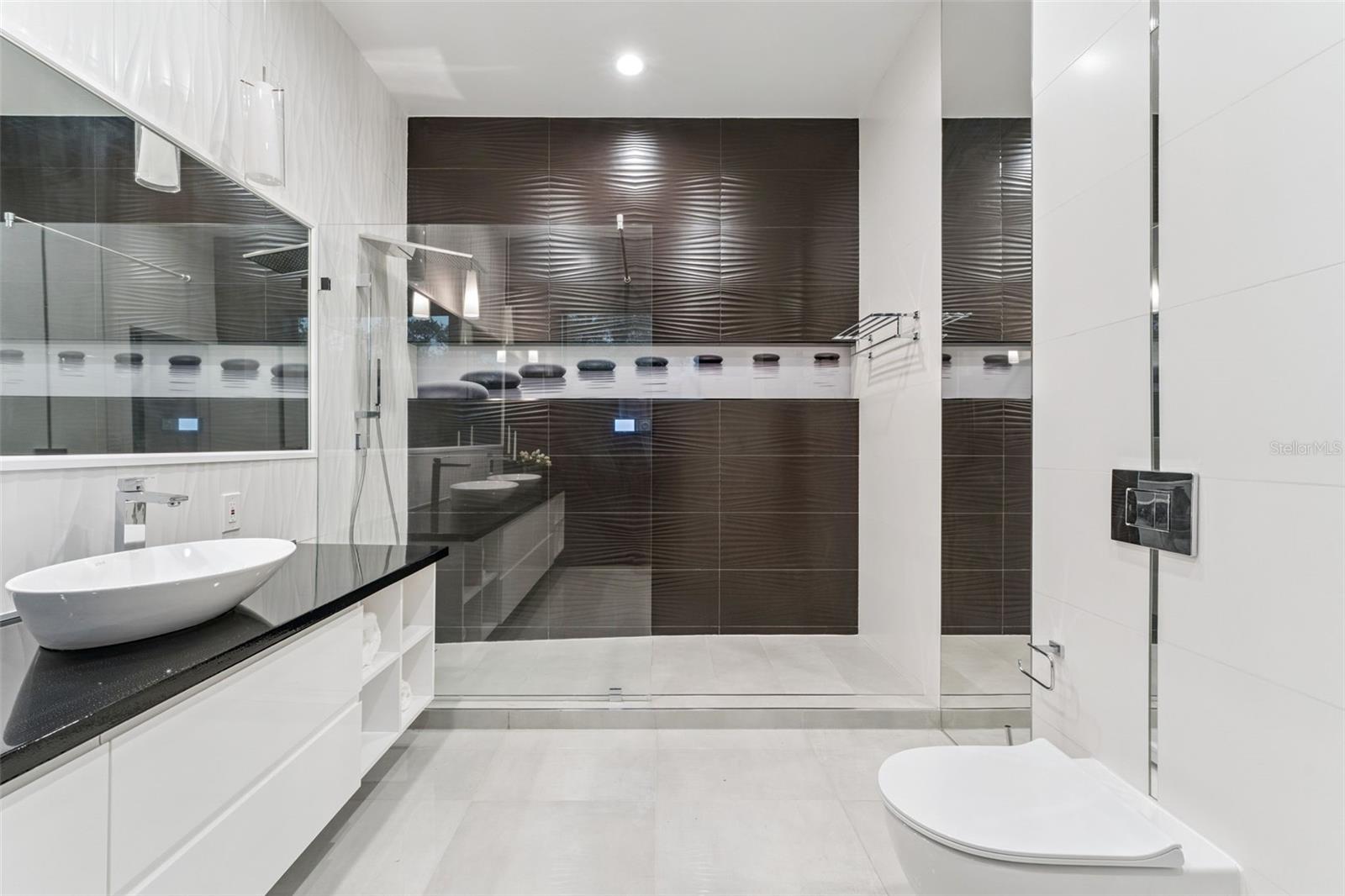 TWIN ACRES - Residential