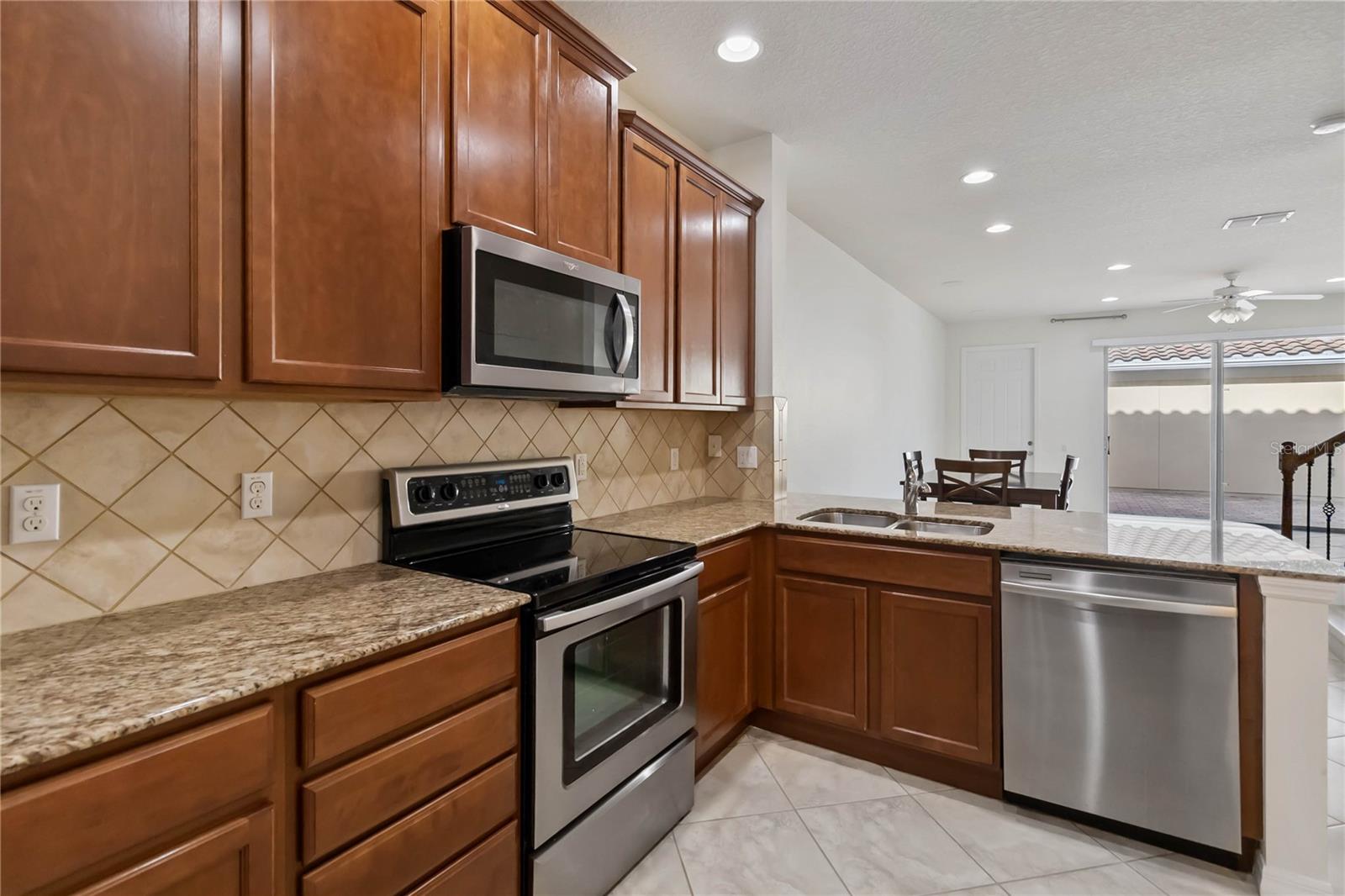 VILLAGEWALK/LK NONAA - Residential