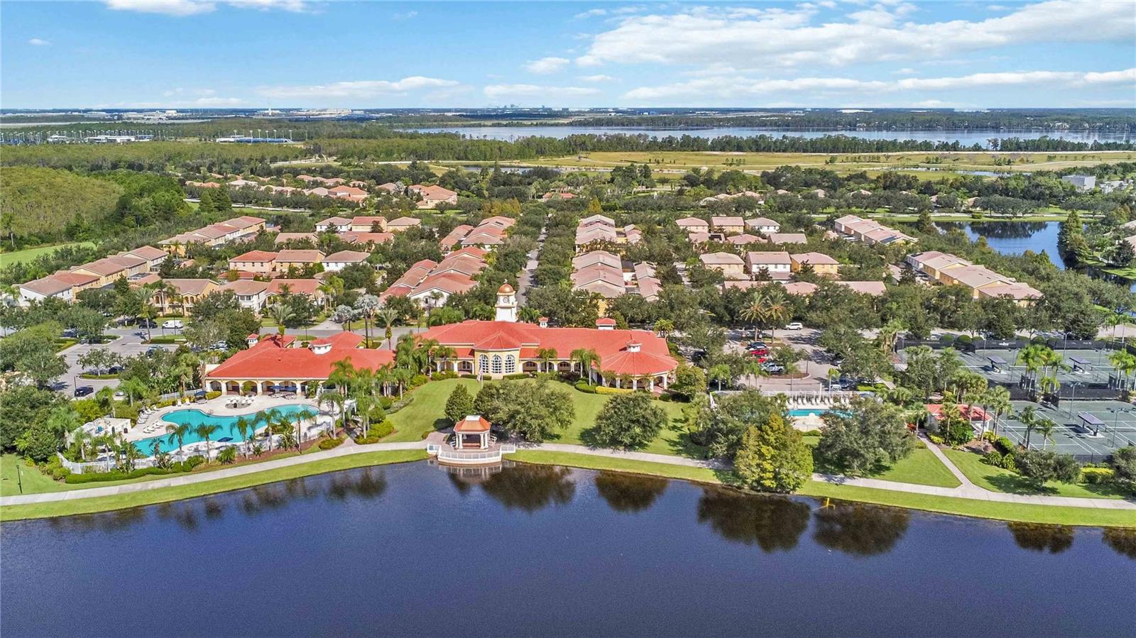 VILLAGEWALK/LK NONAA - Residential