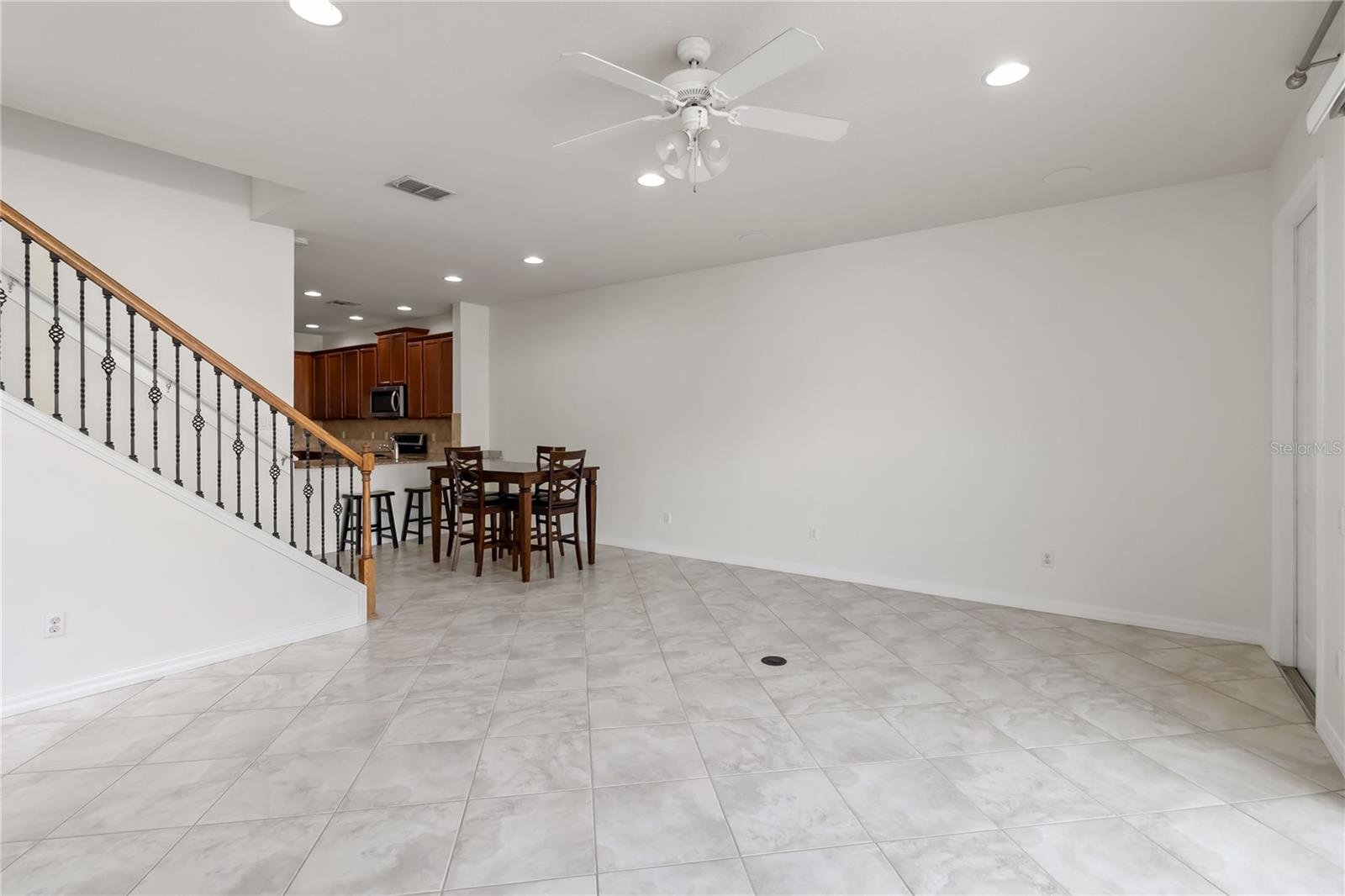 VILLAGEWALK/LK NONAA - Residential