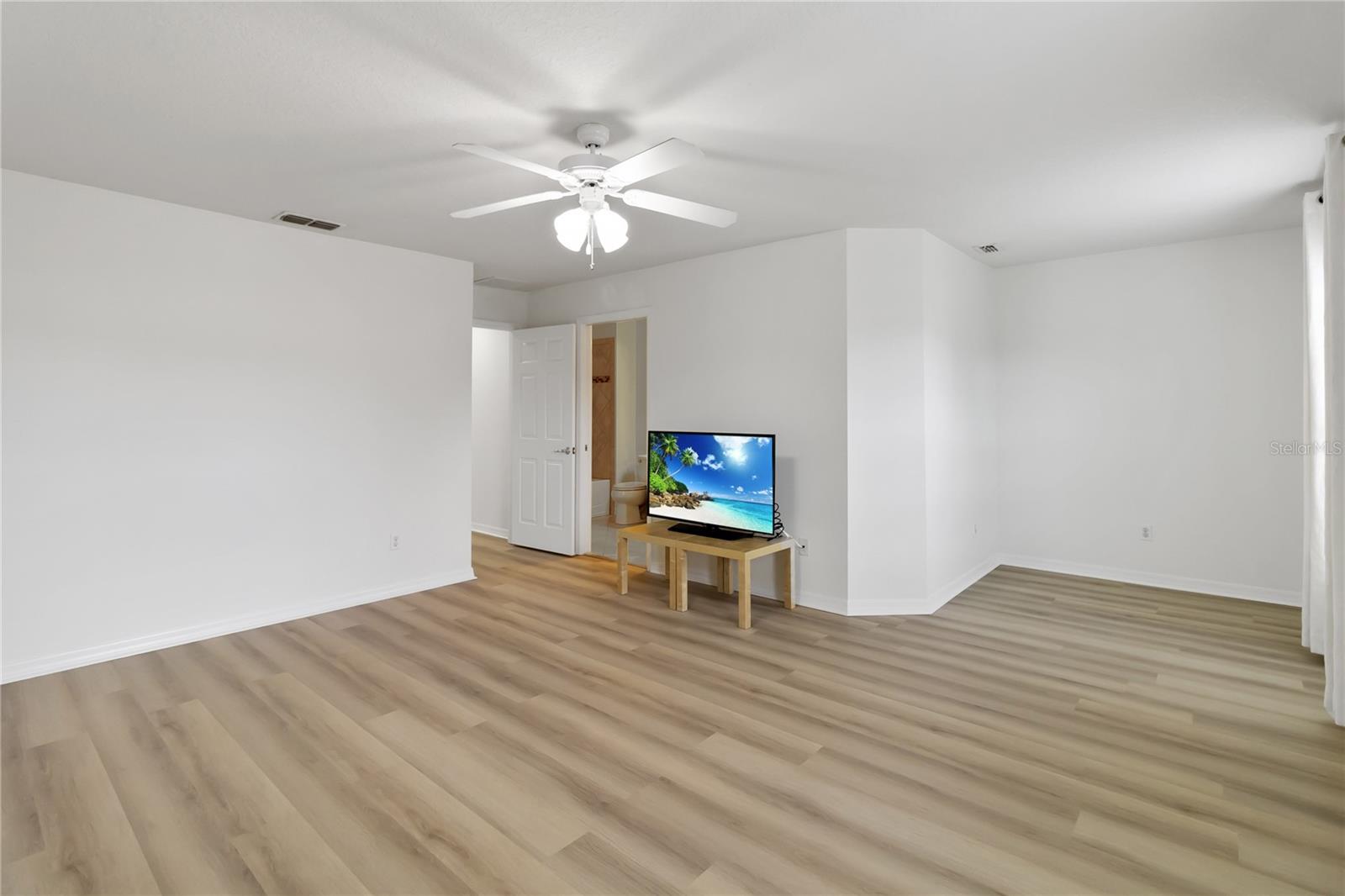 VILLAGEWALK/LK NONAA - Residential