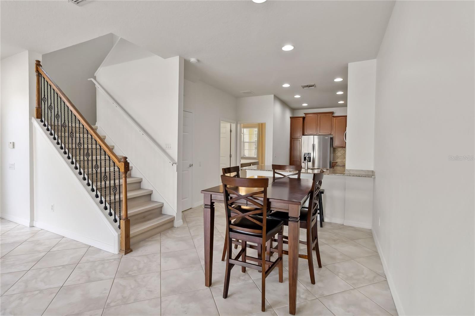 VILLAGEWALK/LK NONAA - Residential