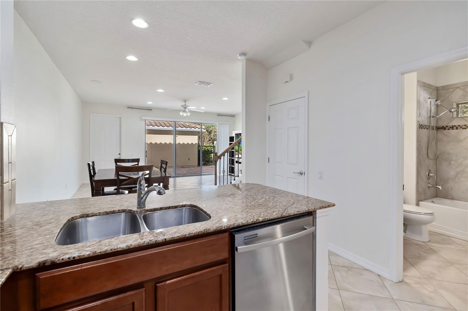 VILLAGEWALK/LK NONAA - Residential