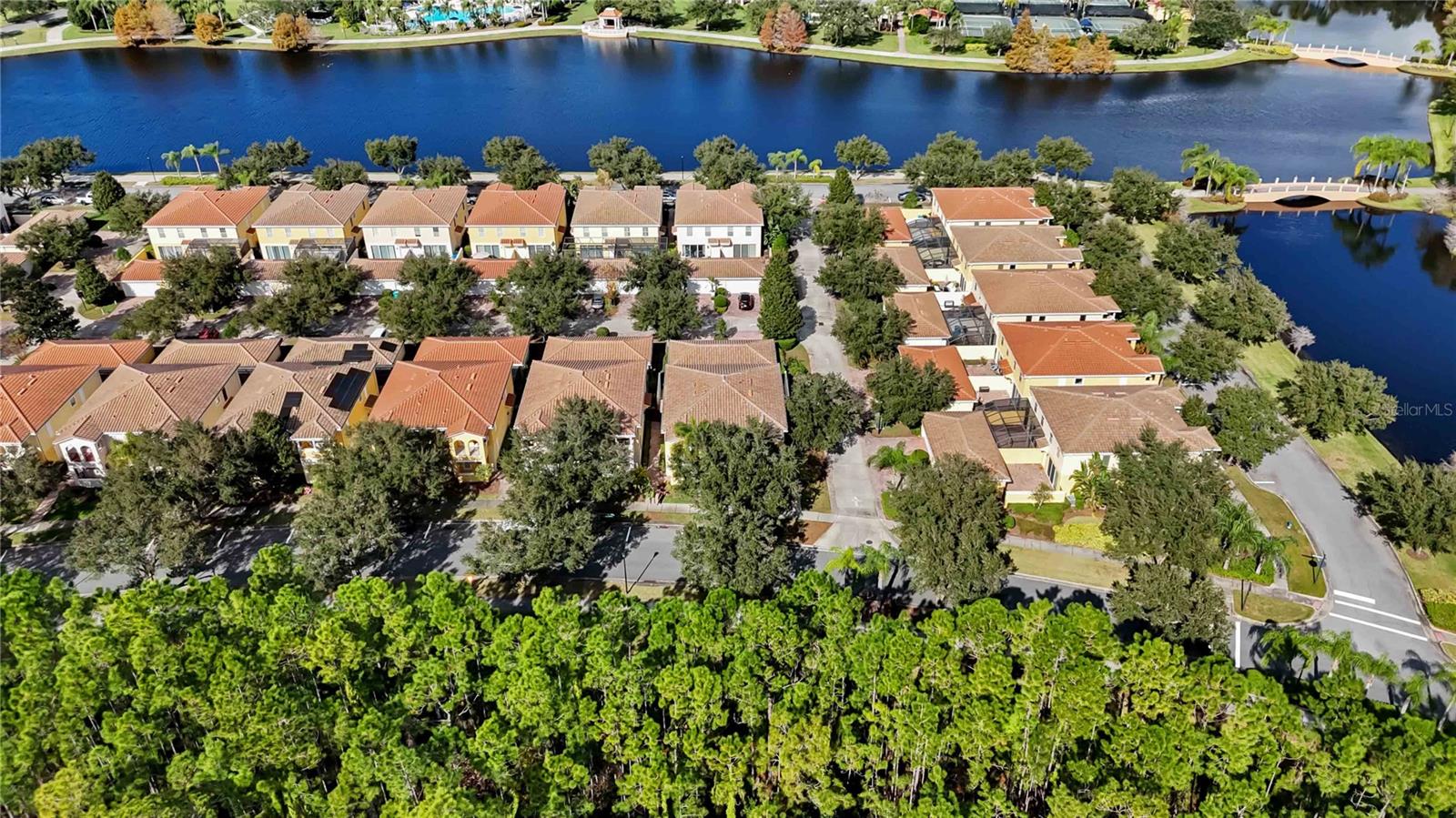 VILLAGEWALK/LK NONAA - Residential