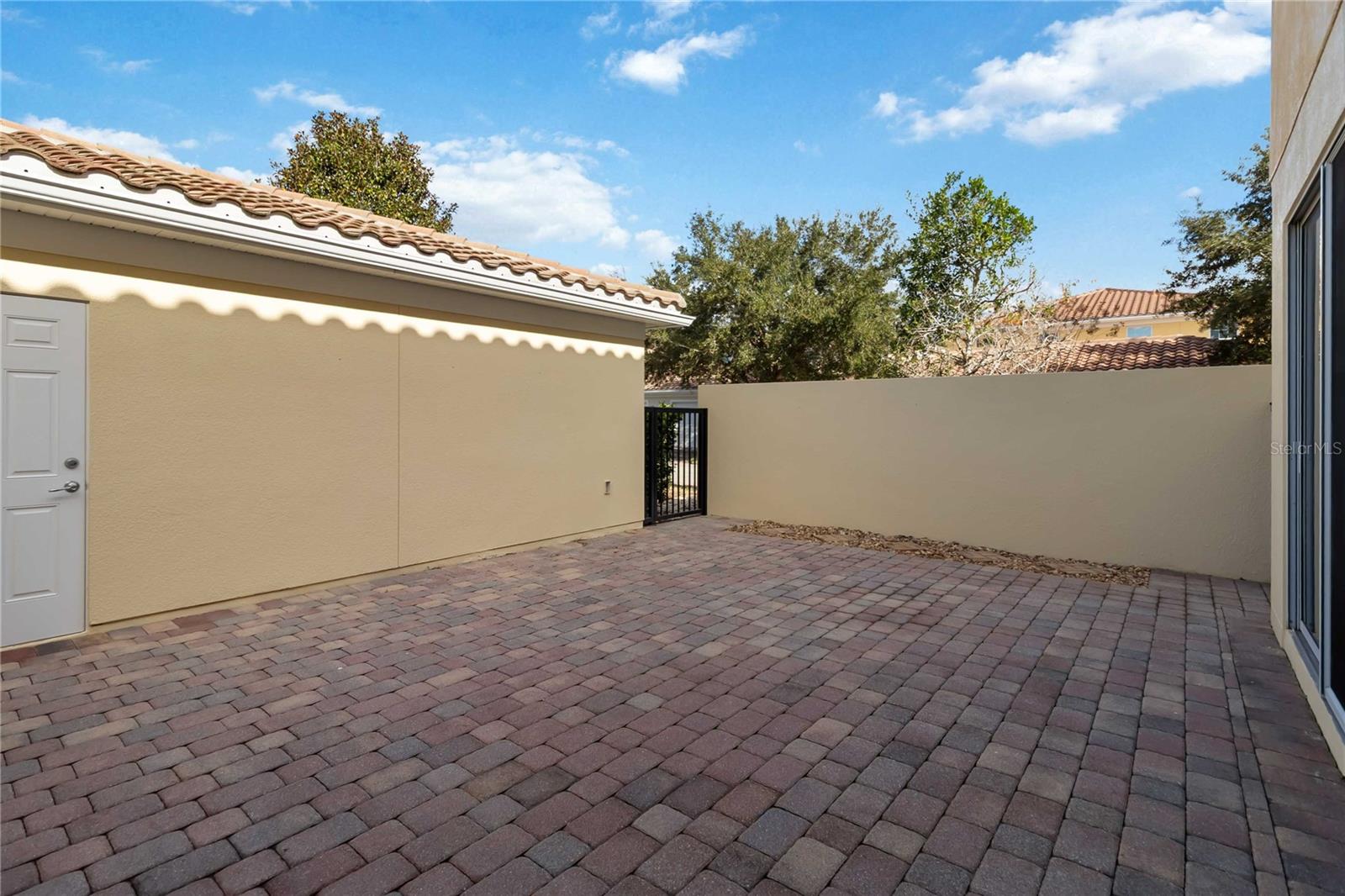 VILLAGEWALK/LK NONAA - Residential