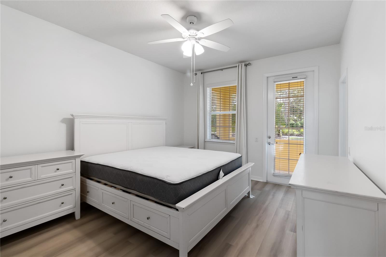 VILLAGEWALK/LK NONAA - Residential