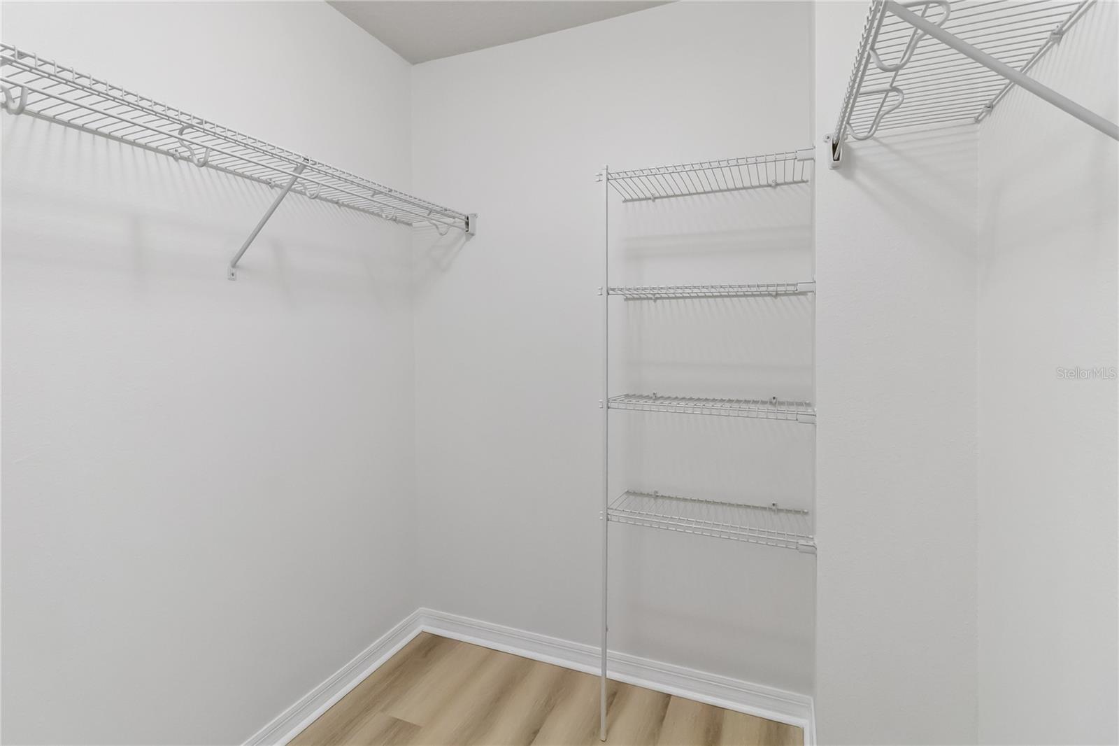 VILLAGEWALK/LK NONAA - Residential