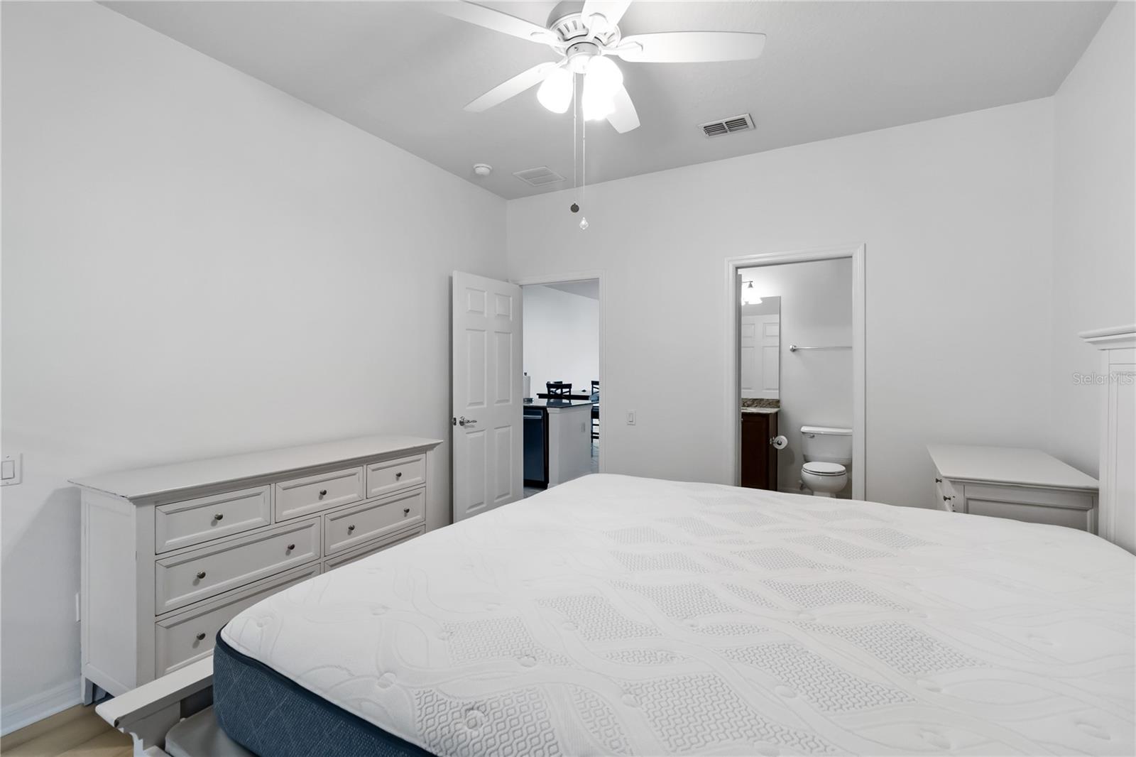 VILLAGEWALK/LK NONAA - Residential