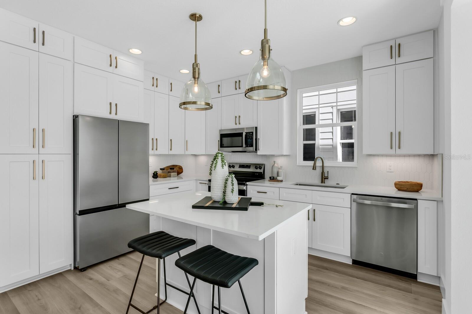 2138 W CHESTNUT STREET