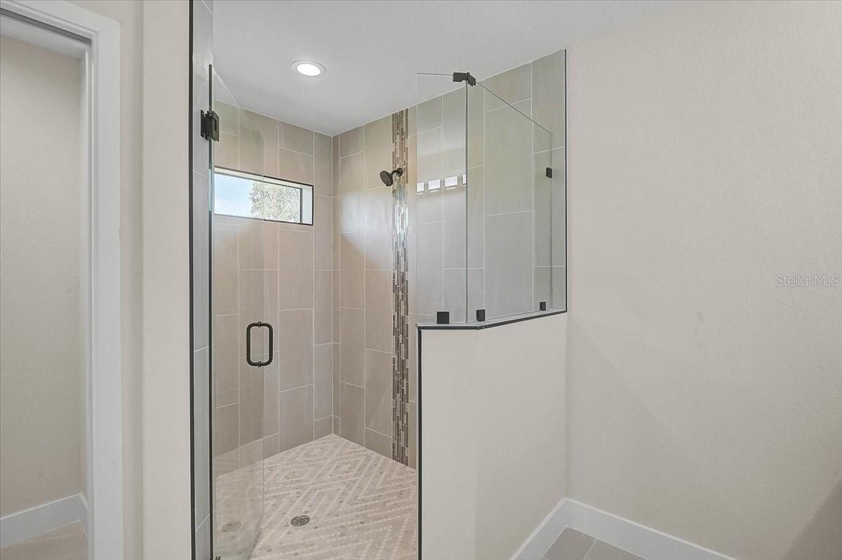 ROTONDA LAKES - Residential