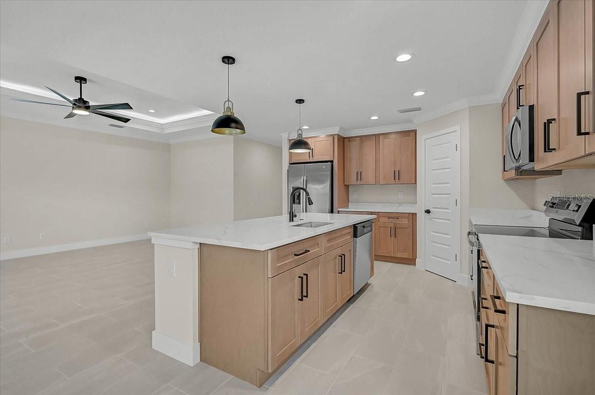 ROTONDA LAKES - Residential