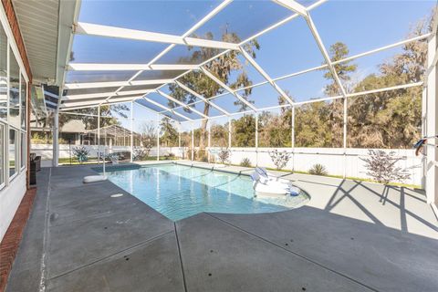 Tiny photo for 2411 SE 27th Street, Ocala, FL 34471 (MLS # OM717606)