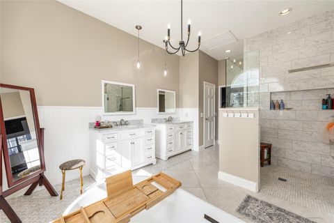 Tiny photo for 2411 SE 27th Street, Ocala, FL 34471 (MLS # OM717606)