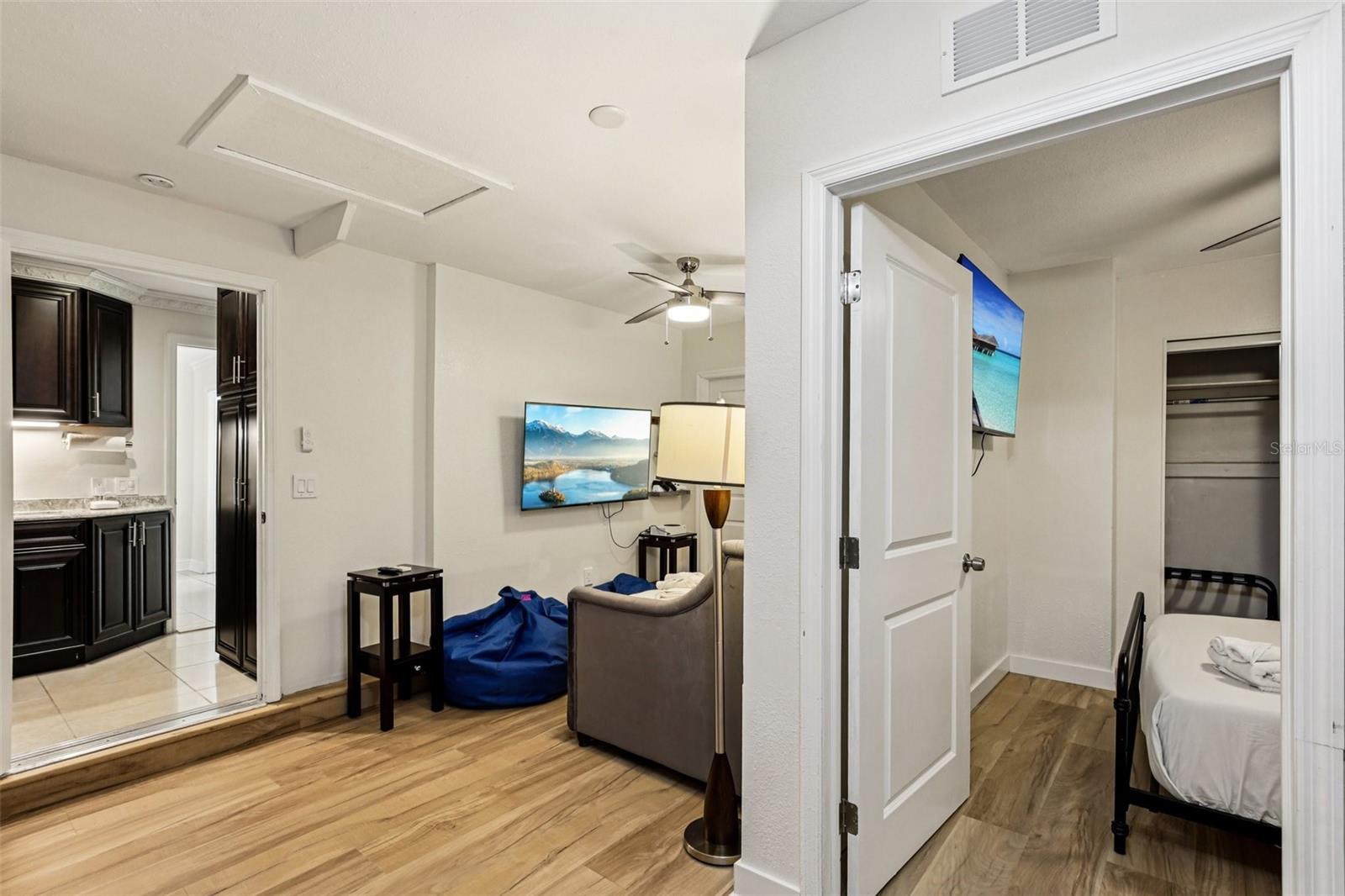 HARBOR HILLS 1ST ADD - Residential