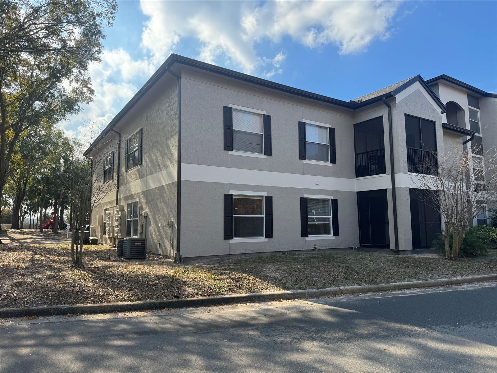 SANDLAKE PRIVATE RESIDENCES - Residential