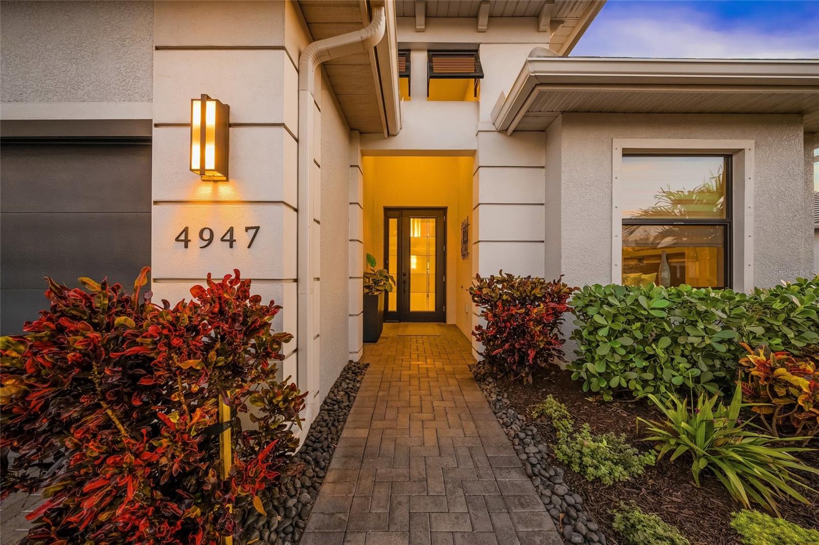 4947 SURFSIDE CIRCLE