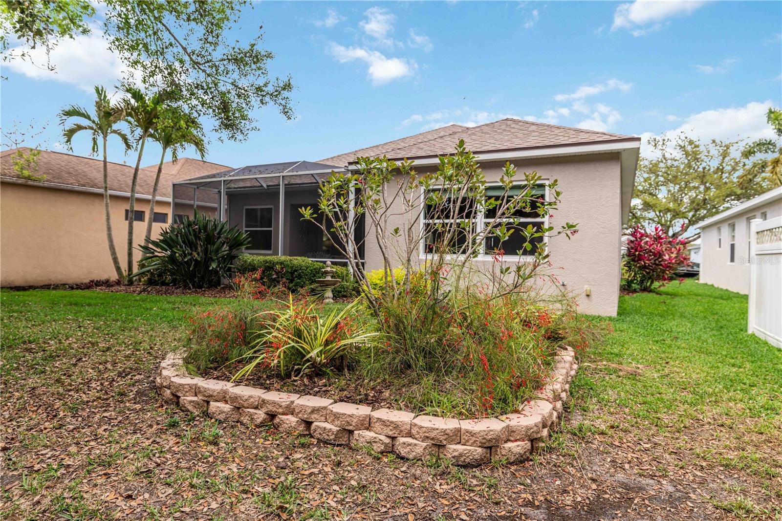 UNIVERSITY PLACE - Residential