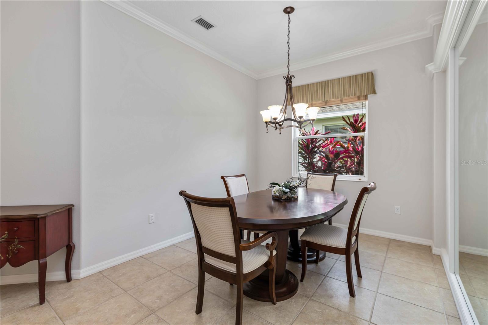 UNIVERSITY PLACE - Residential