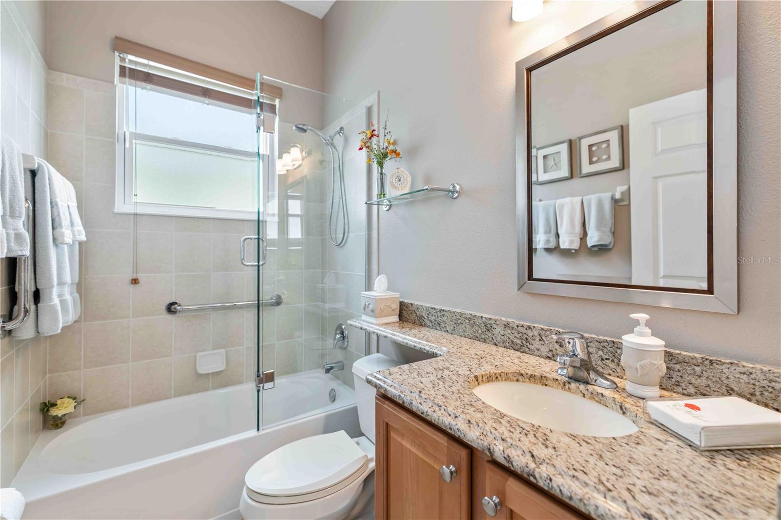 UNIVERSITY PLACE - Residential