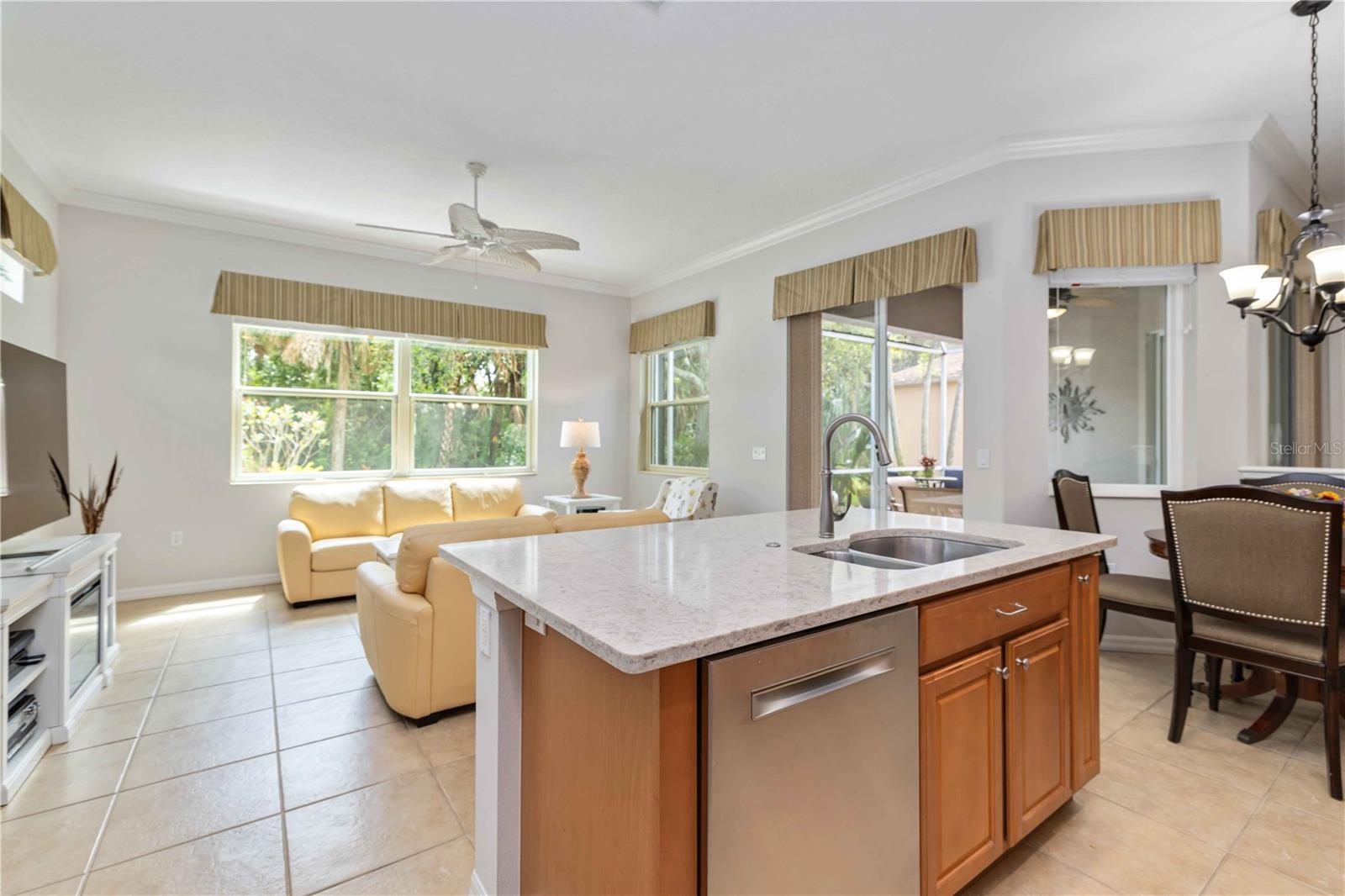 UNIVERSITY PLACE - Residential