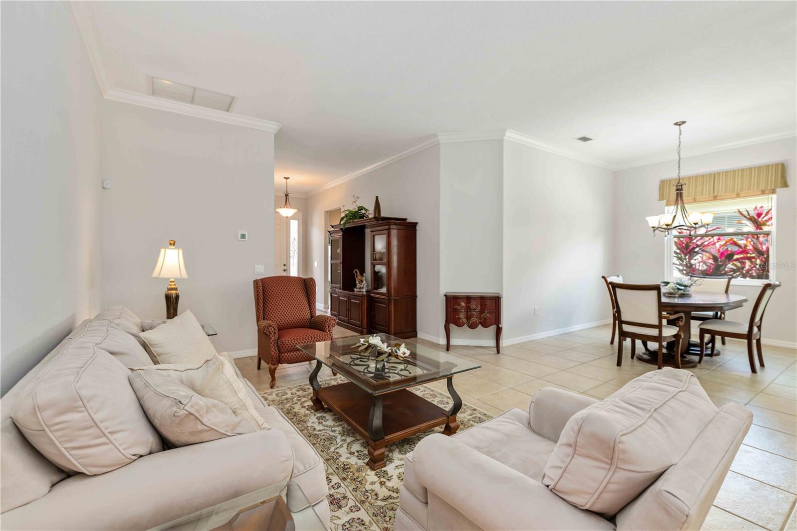 UNIVERSITY PLACE - Residential