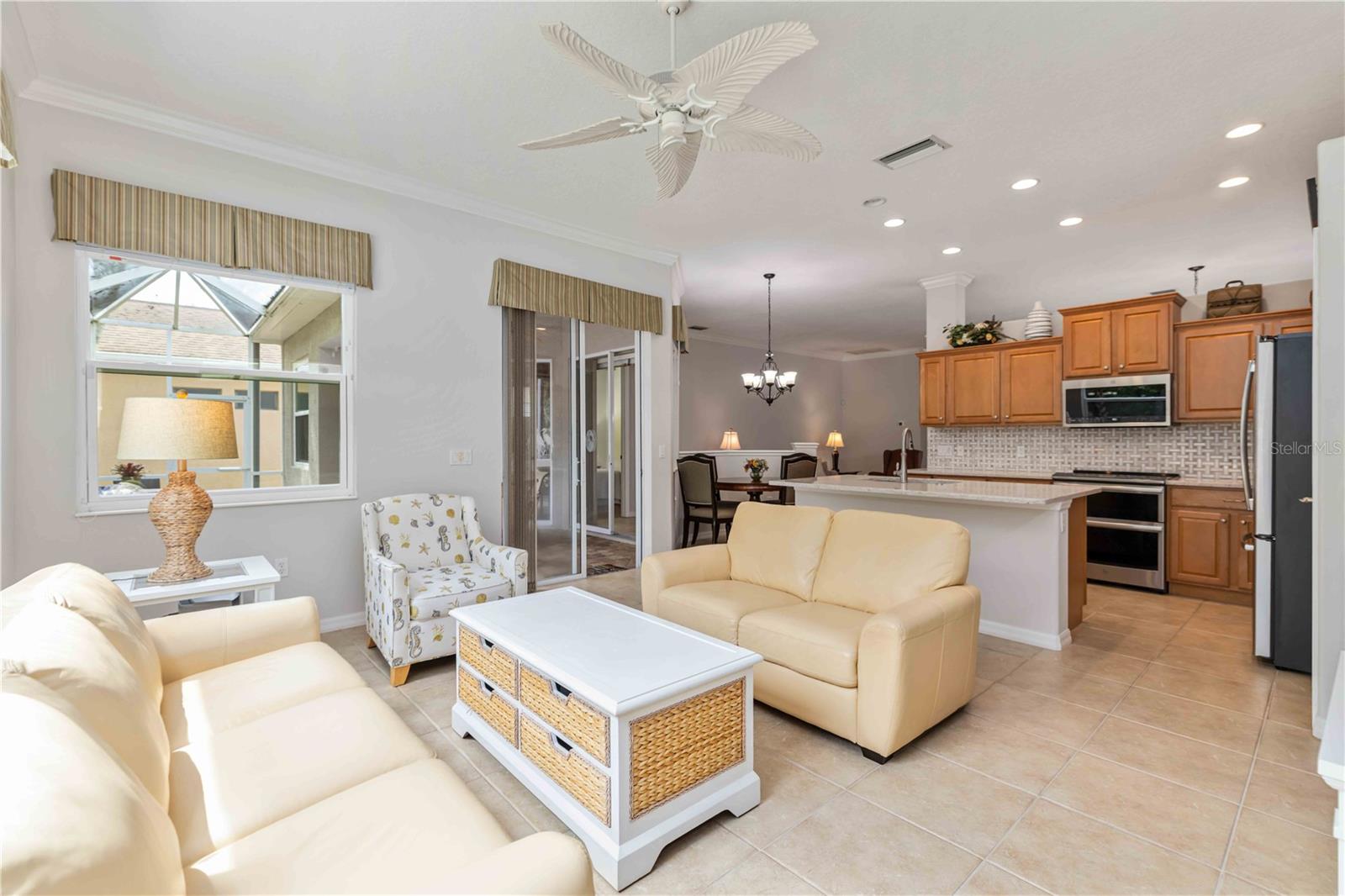 UNIVERSITY PLACE - Residential