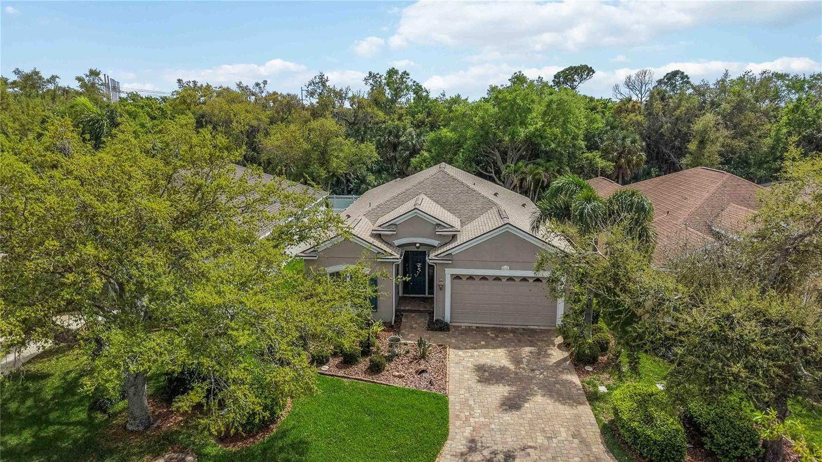 UNIVERSITY PLACE - Residential