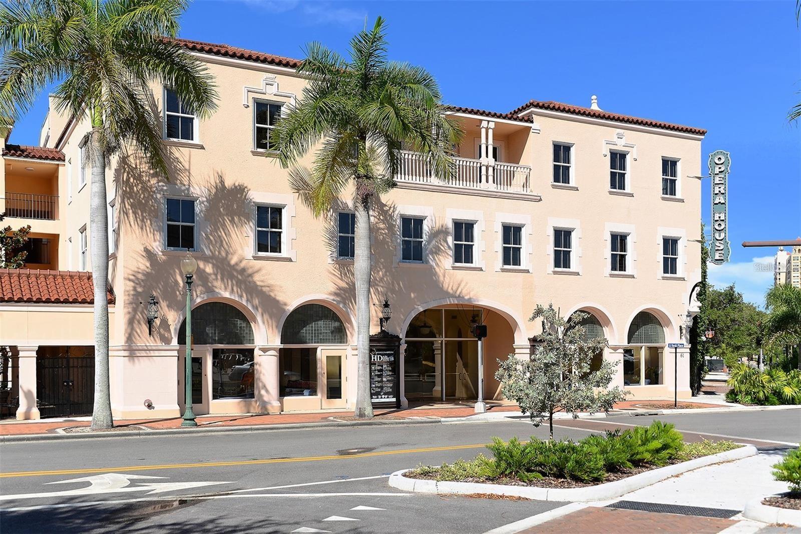 UNIVERSITY PLACE - Residential