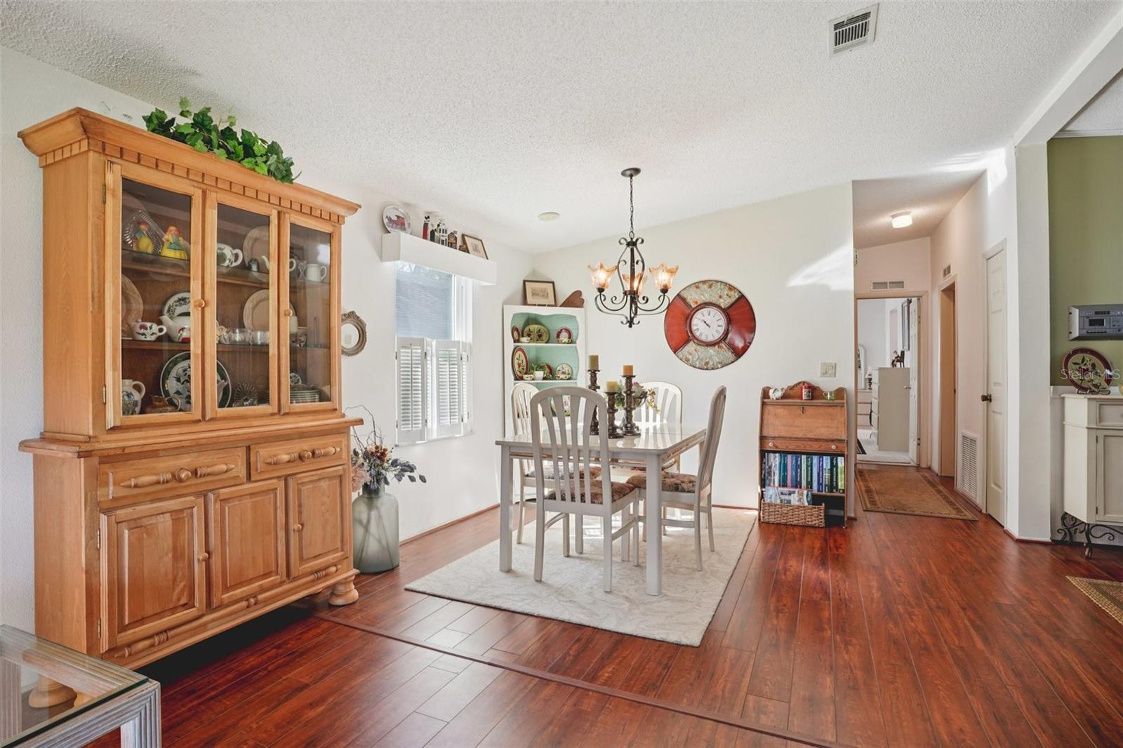 LADY LAKE ORANGE BLOSSOM GARDENS UNIT 09 - Residential