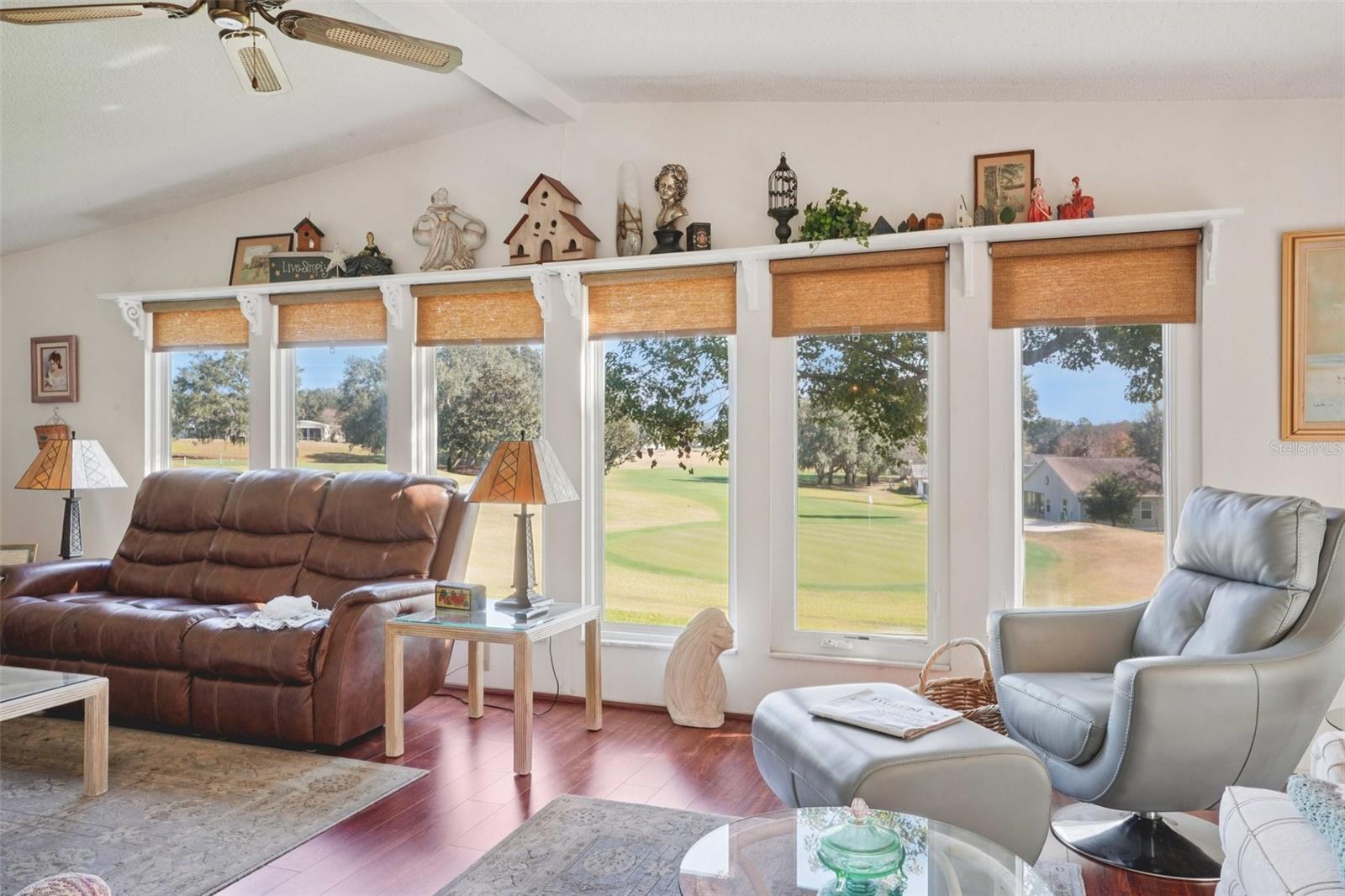 LADY LAKE ORANGE BLOSSOM GARDENS UNIT 09 - Residential