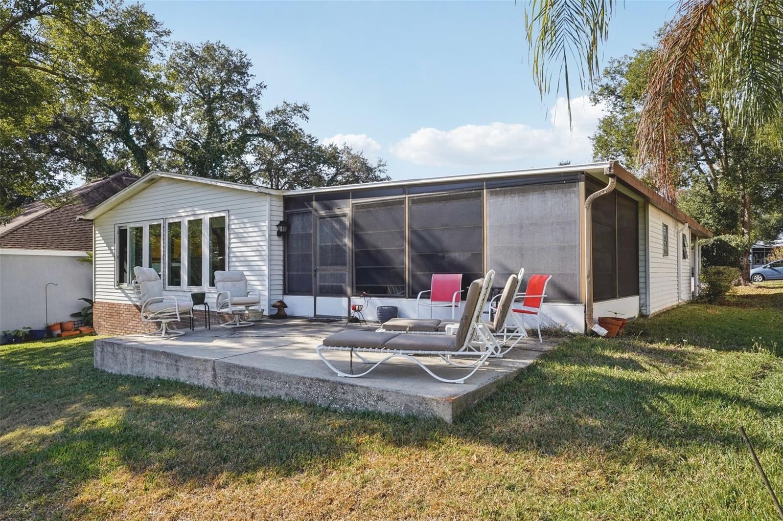 LADY LAKE ORANGE BLOSSOM GARDENS UNIT 09 - Residential