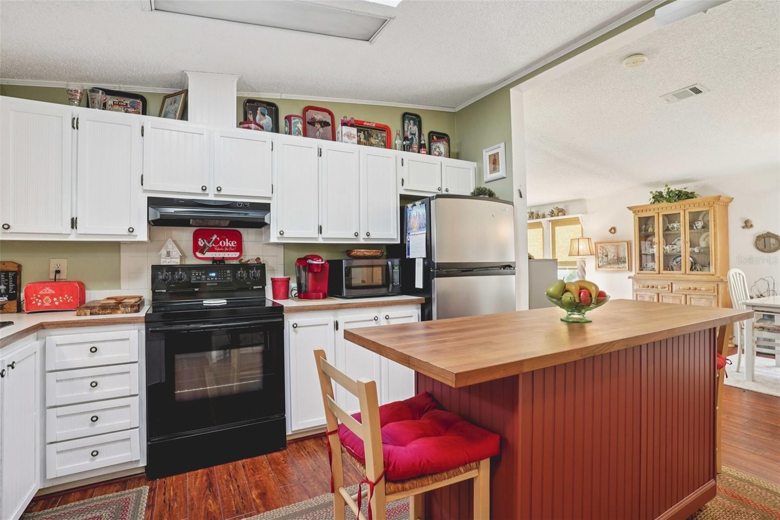 LADY LAKE ORANGE BLOSSOM GARDENS UNIT 09 - Residential