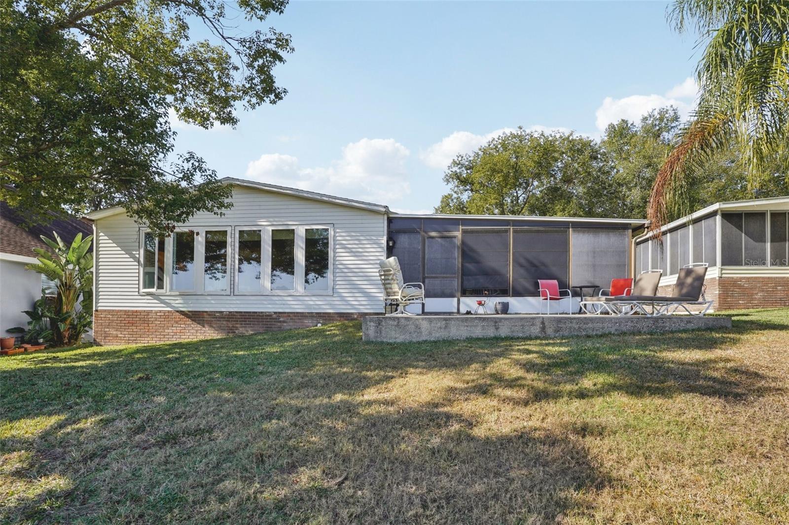 LADY LAKE ORANGE BLOSSOM GARDENS UNIT 09 - Residential