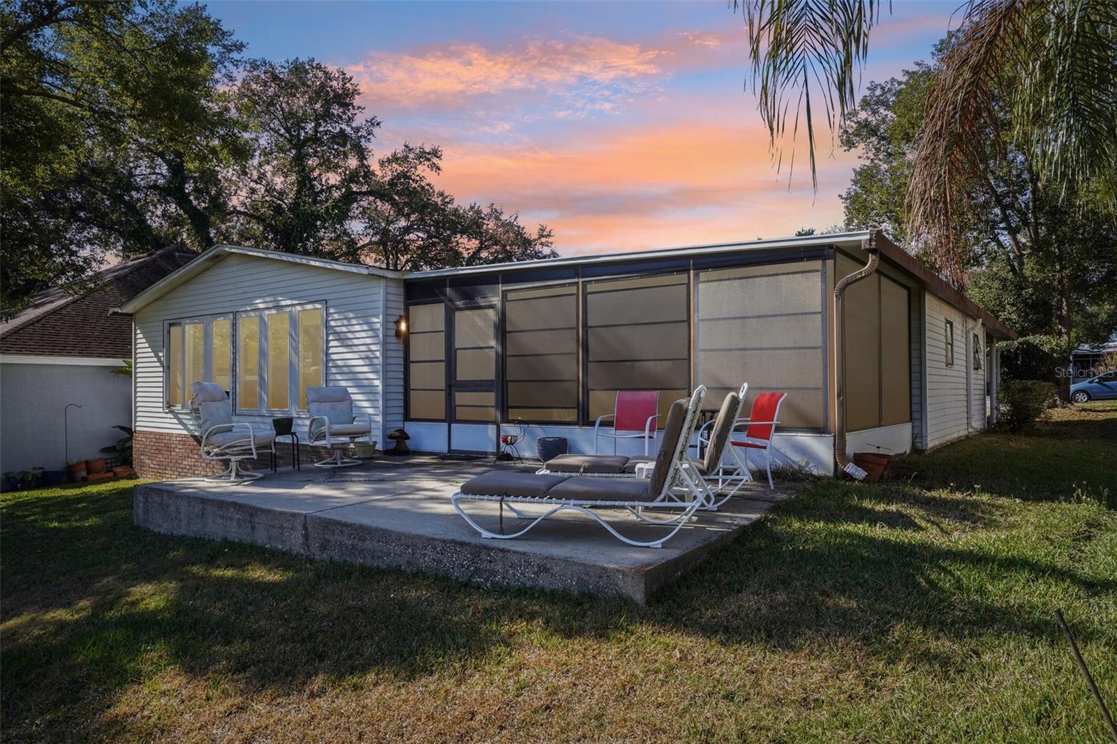 LADY LAKE ORANGE BLOSSOM GARDENS UNIT 09 - Residential