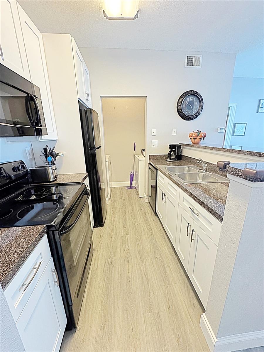 BEACHWAY CONDOS - Residential Lease