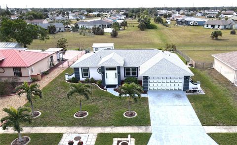 A home in PORT CHARLOTTE