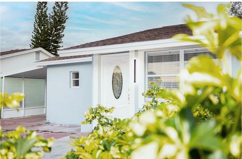 Photo of 8905 Rocky Run Court, Tampa, FL 33634 (MLS # TB8458765)