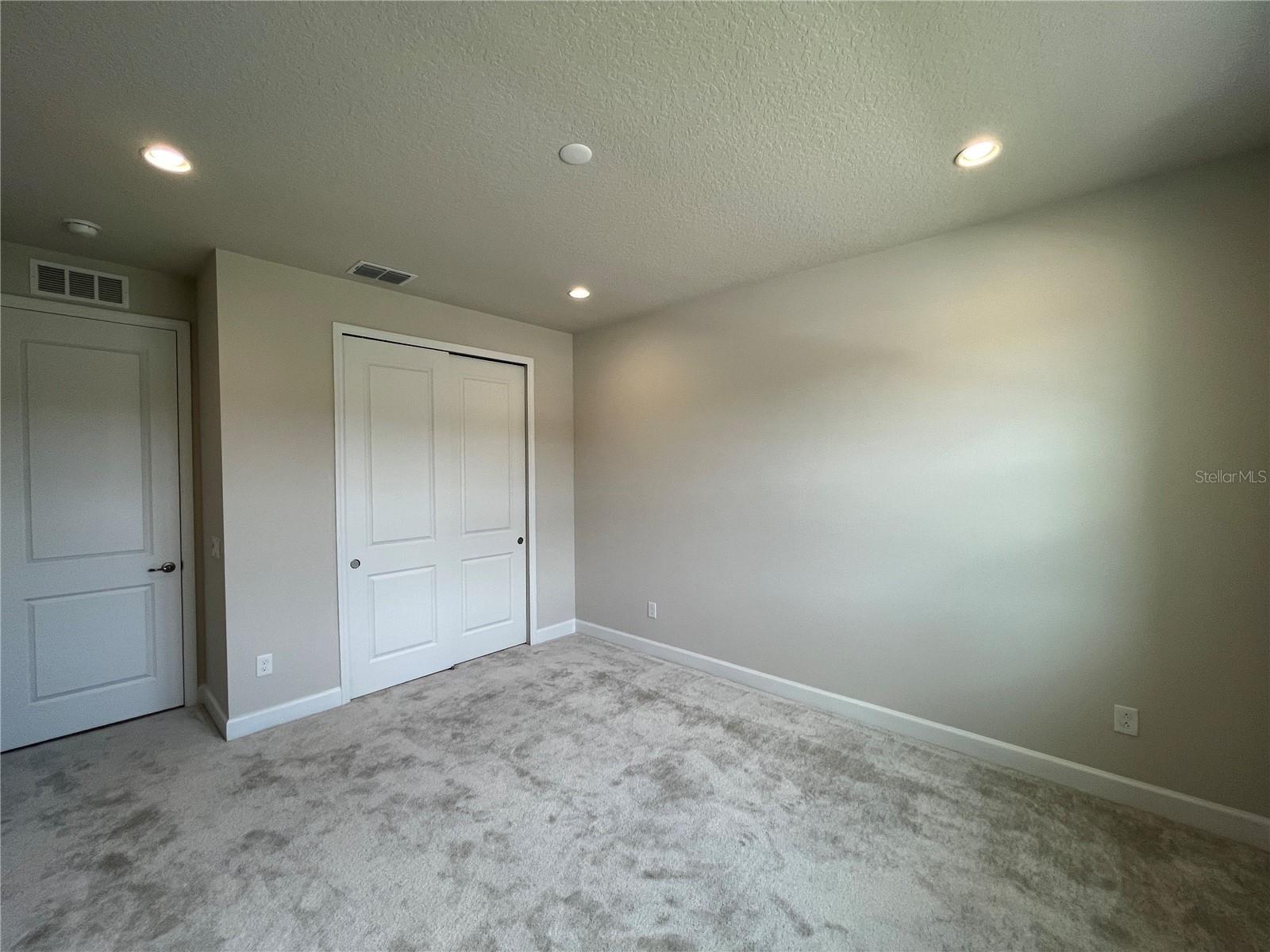 RIVERSIDE OAKS PH 3 - Residential Lease