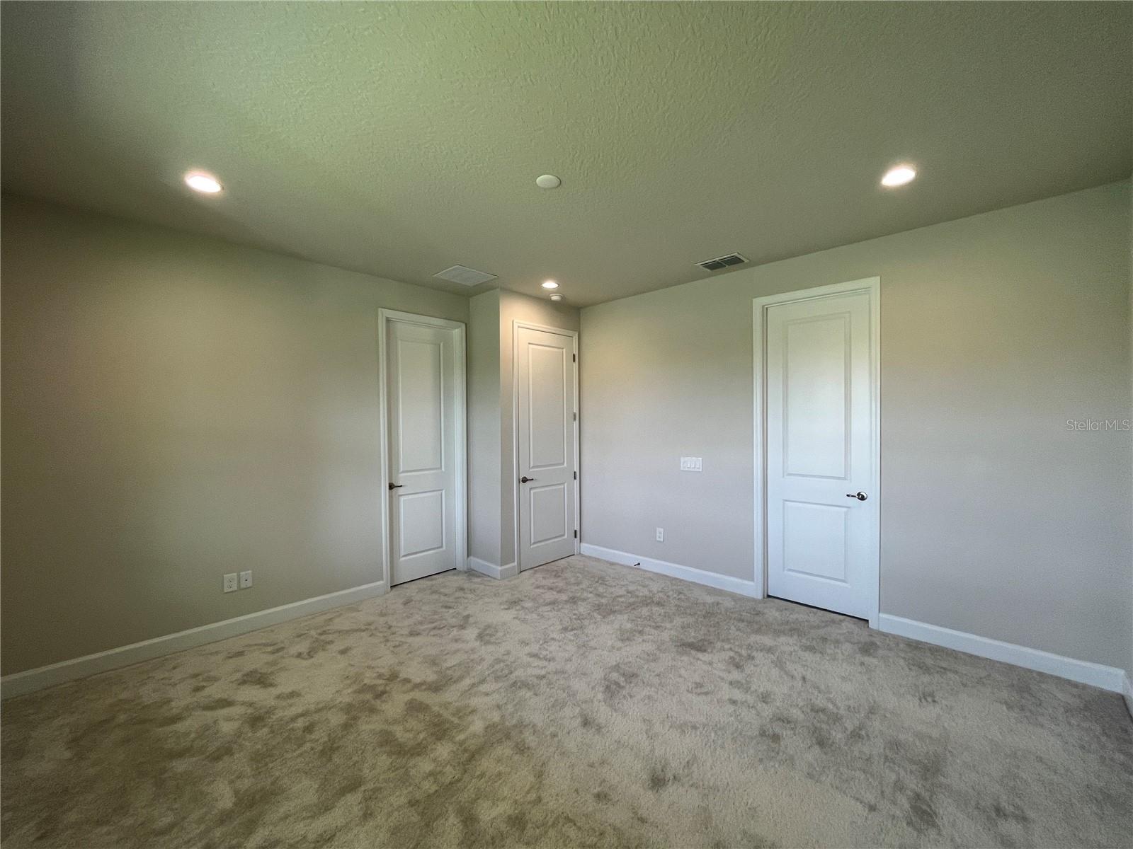 RIVERSIDE OAKS PH 3 - Residential Lease