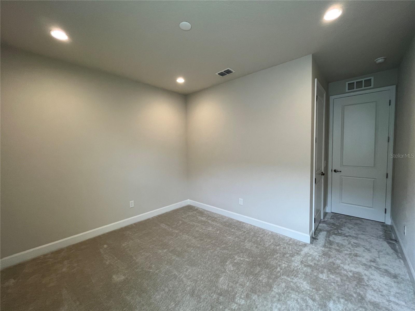 RIVERSIDE OAKS PH 3 - Residential Lease