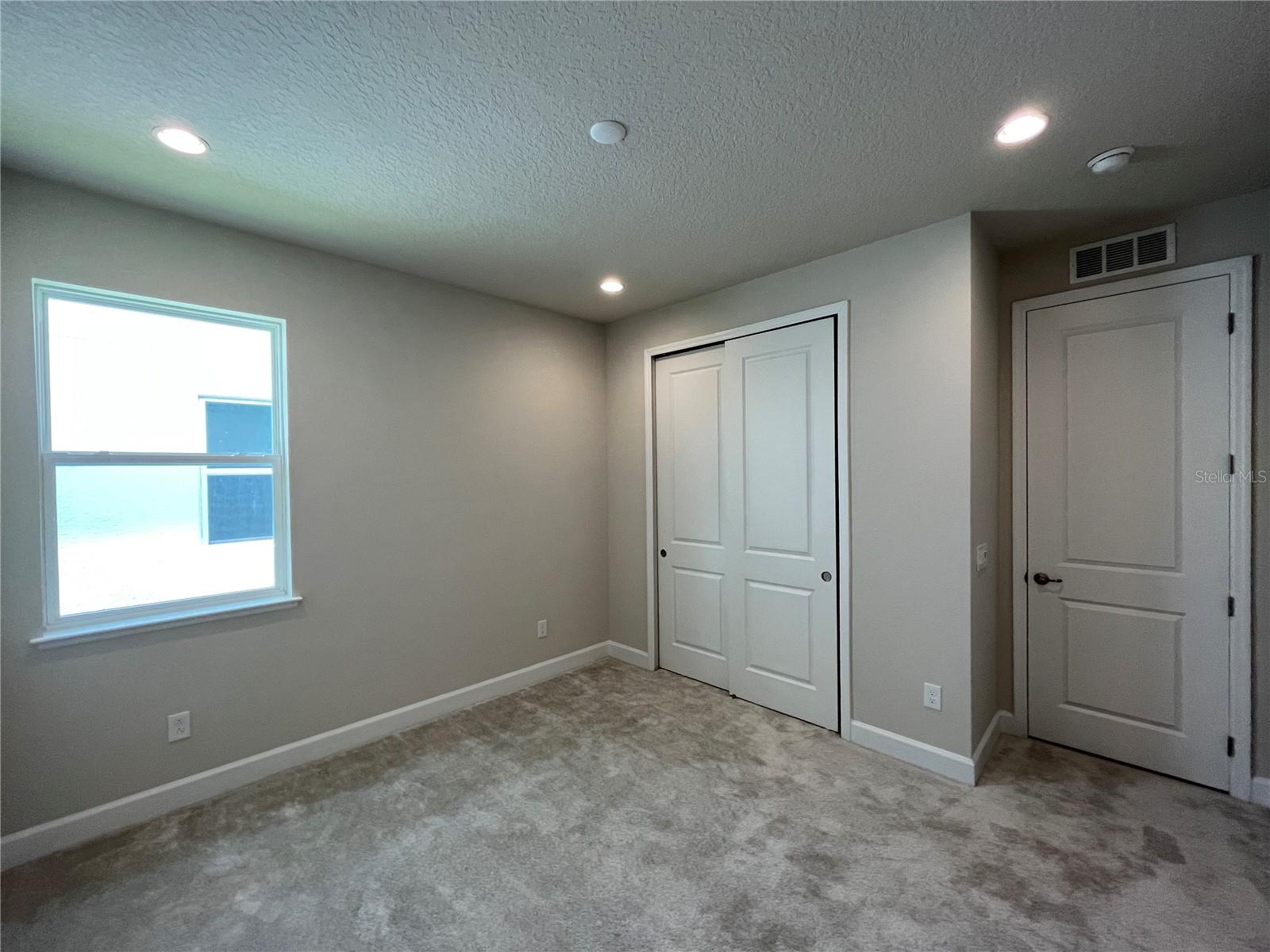 RIVERSIDE OAKS PH 3 - Residential Lease